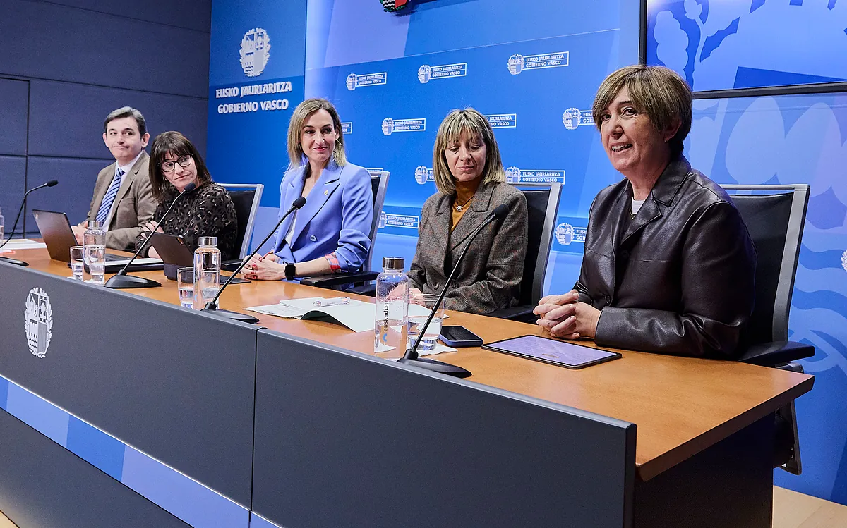 El Gobierno vasco responde que los Consistorios imponen el euskera a los secretarios y denuncia la "judicialización constante" de sus nombramientos