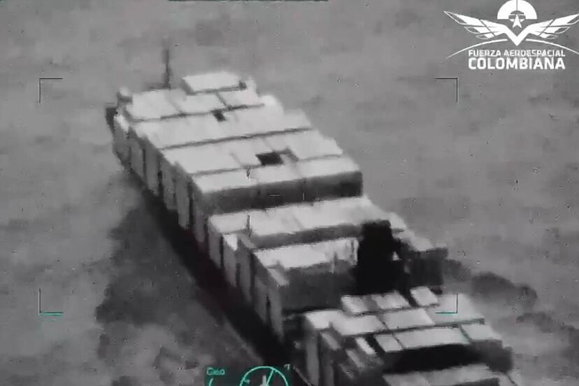 Incautan dos toneladas de cocaína en un buque que iba de Colombia a España  | España