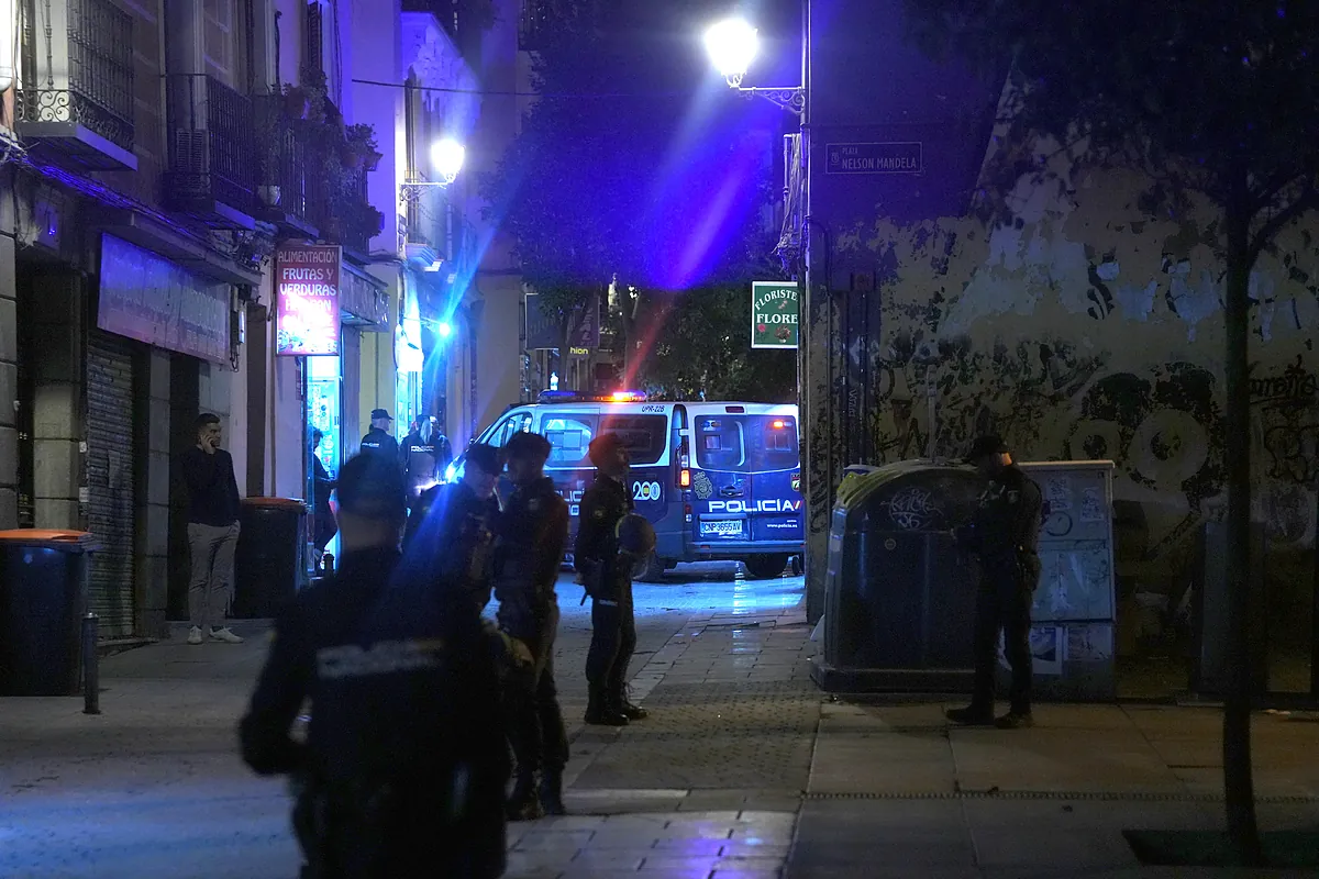 【欧浪】马德里Lavapiés区爆发冲突，一男子颈部被刺重伤！