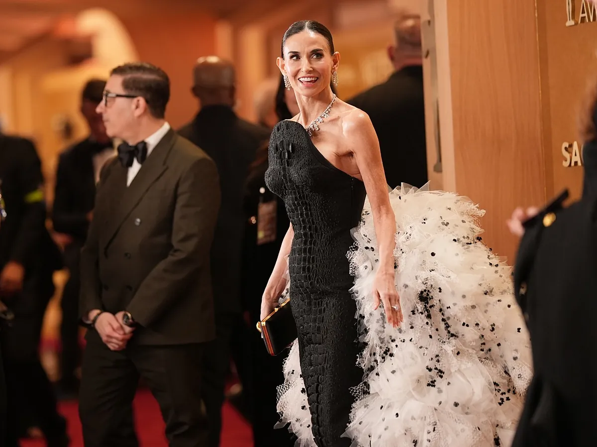 Ni Demi Moore está deslumbrante ni la eterna juventud consiste en no tener arrugas y usar una talla 32