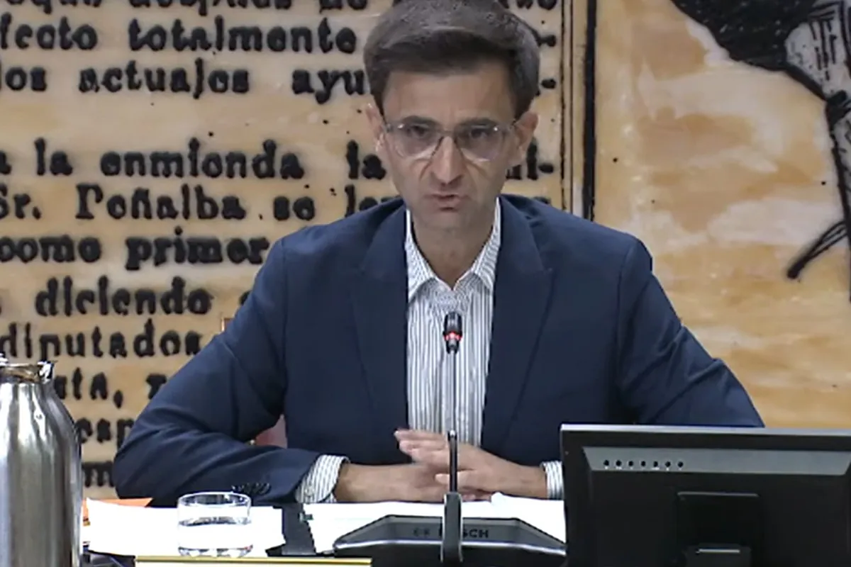 El presidente de RTVE se enciende y carga con dureza contra la comisión de investigación: "Quieren regalarle la audiencia, porque es dinero, a alguna corporación. Quieren destruirnos"