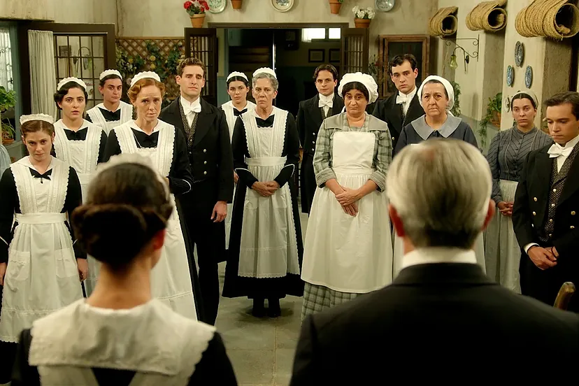 Avance semanal de 'La Promesa' del 17 al 21 de noviembre: Teresa se estrena  como ama de llaves y Curro acaba agrediendo a Lorenzo | Series