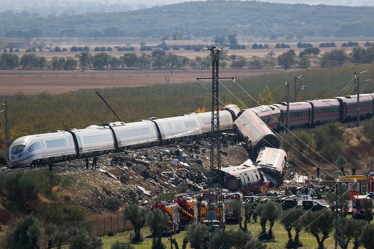 Accidente de tren en Toledo: familiares esperan noticias