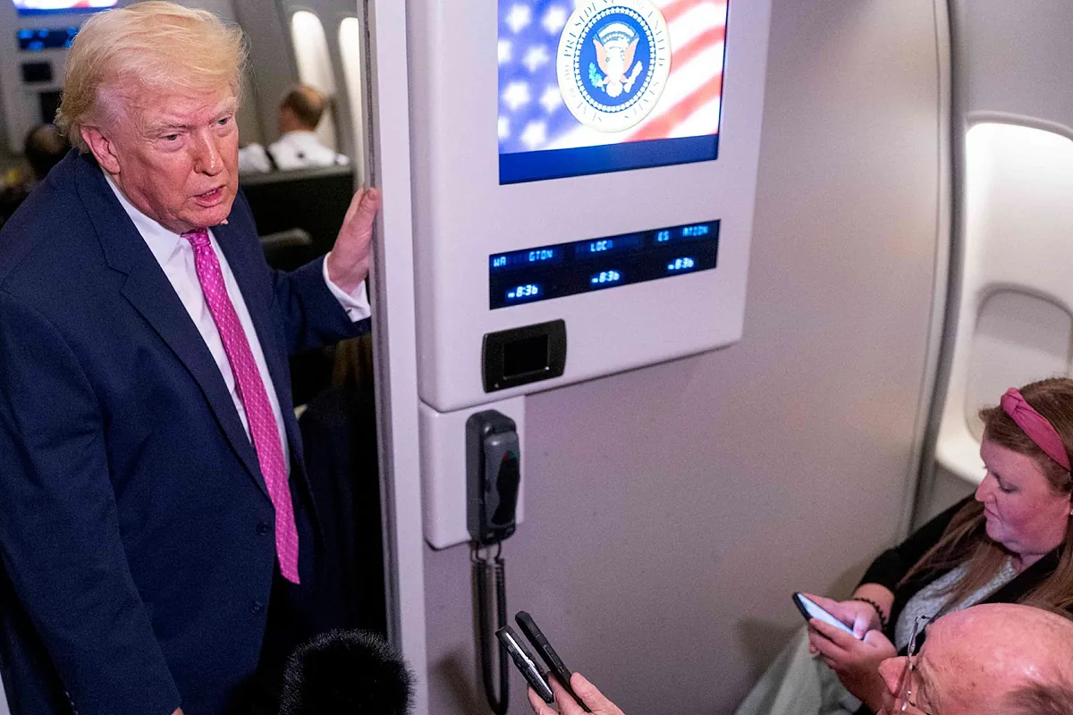 Trump afirma que Irán "está debilitada" y EEUU podría cerrar el Estrecho de Ormuz "en dos minutos"