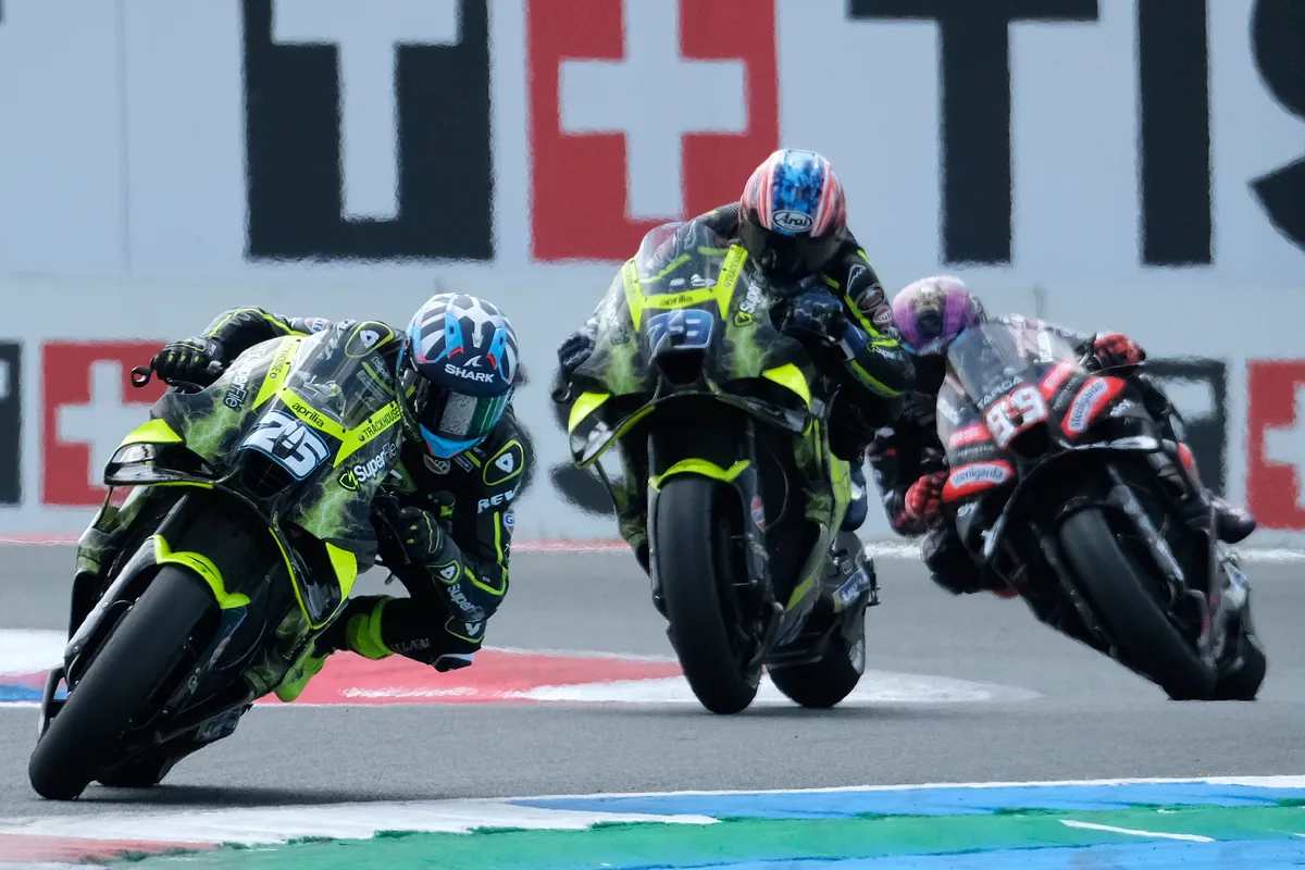 Ogura y Fernández imponen en Assen el dominio de Aprilia con un nuevo doblete del equipo Trackhouse
