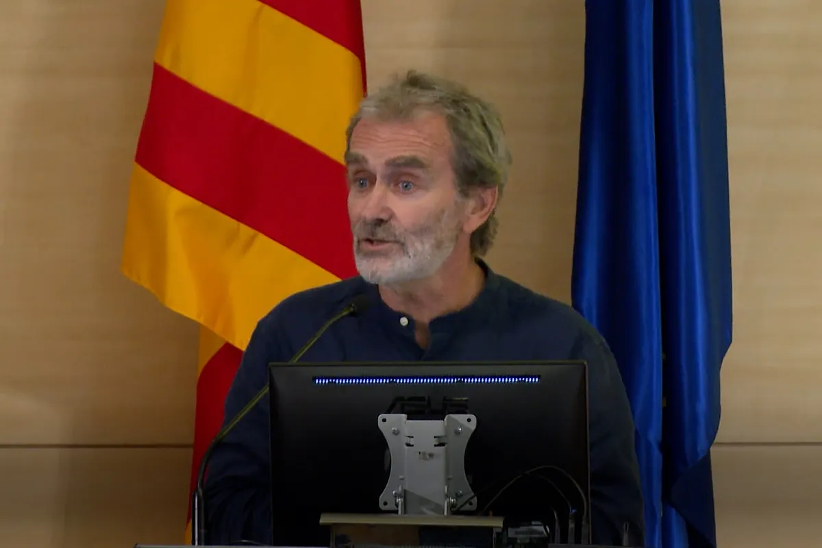 Fernando Simón: "El virus no era un problema hace 50 años, ahora nos movemos mucho"
