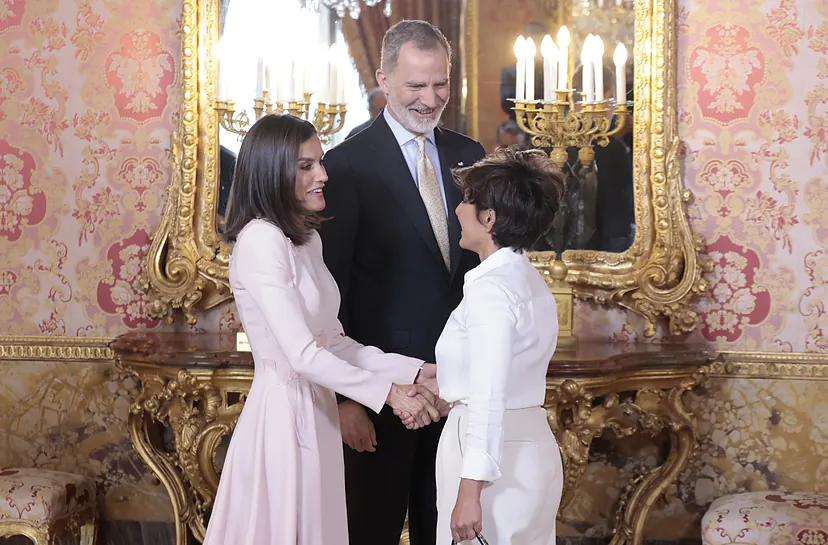 Enhorabuena a Almeida por su boda, Sonsoles Ónega en Palacio... Los  detalles del último acto público de Felipe y Letizia | Casa Real