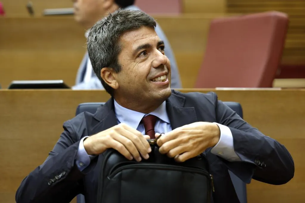 La izquierda acusa a Mazón de ser un "imputado en diferido" y el ...