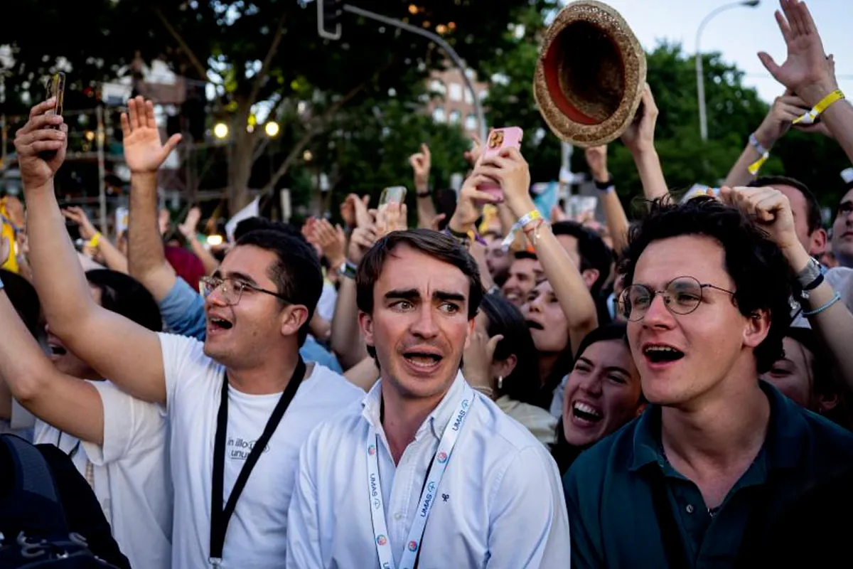 El Papa pide a los jóvenes cambiar el mundo en una multitudinaria vigilia en Madrid