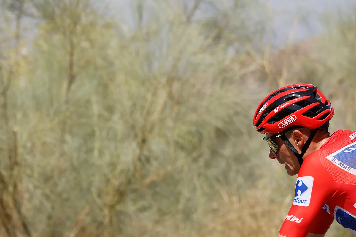 Los deberes del renacido Enric Mas para sentenciar la Vuelta: una crono hostil, tres finales en alto y seguir castigando a Roglic