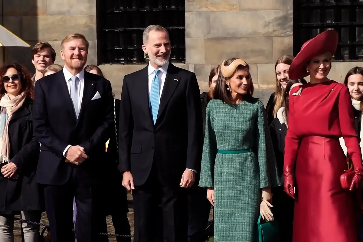 Doña Letizia Ultimos Bolsos De Carolina Herrera La Reina Letizia