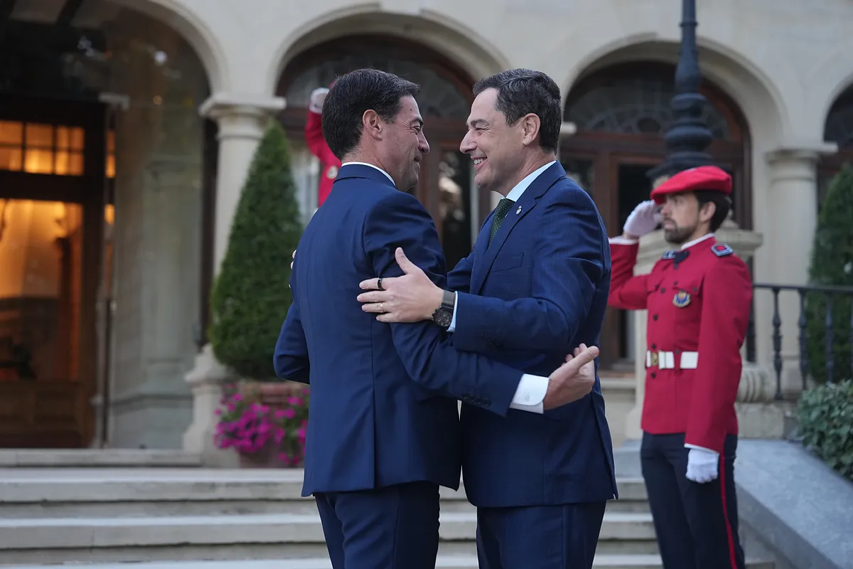 Moreno afirma que Andalucía «mira a la cara» a las comunidades históricas en materia económica