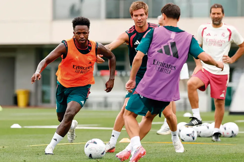 Real Madrid, Vinicius'a yenileme teklifini iyileştirdi ve yanıt bekliyor