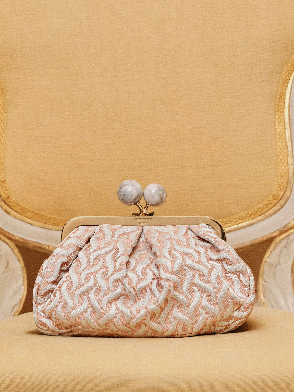 Soy editora de moda y este es el bolso que recomiendo a mis amigas para este verano