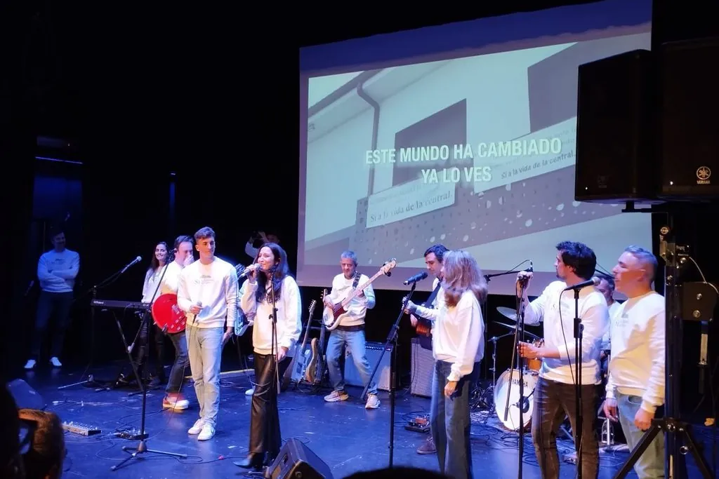 'Almaraz no cierres': los trabajadores de la central crean su propio 'Resistiré', un himno pop de supervivencia contra el cierre