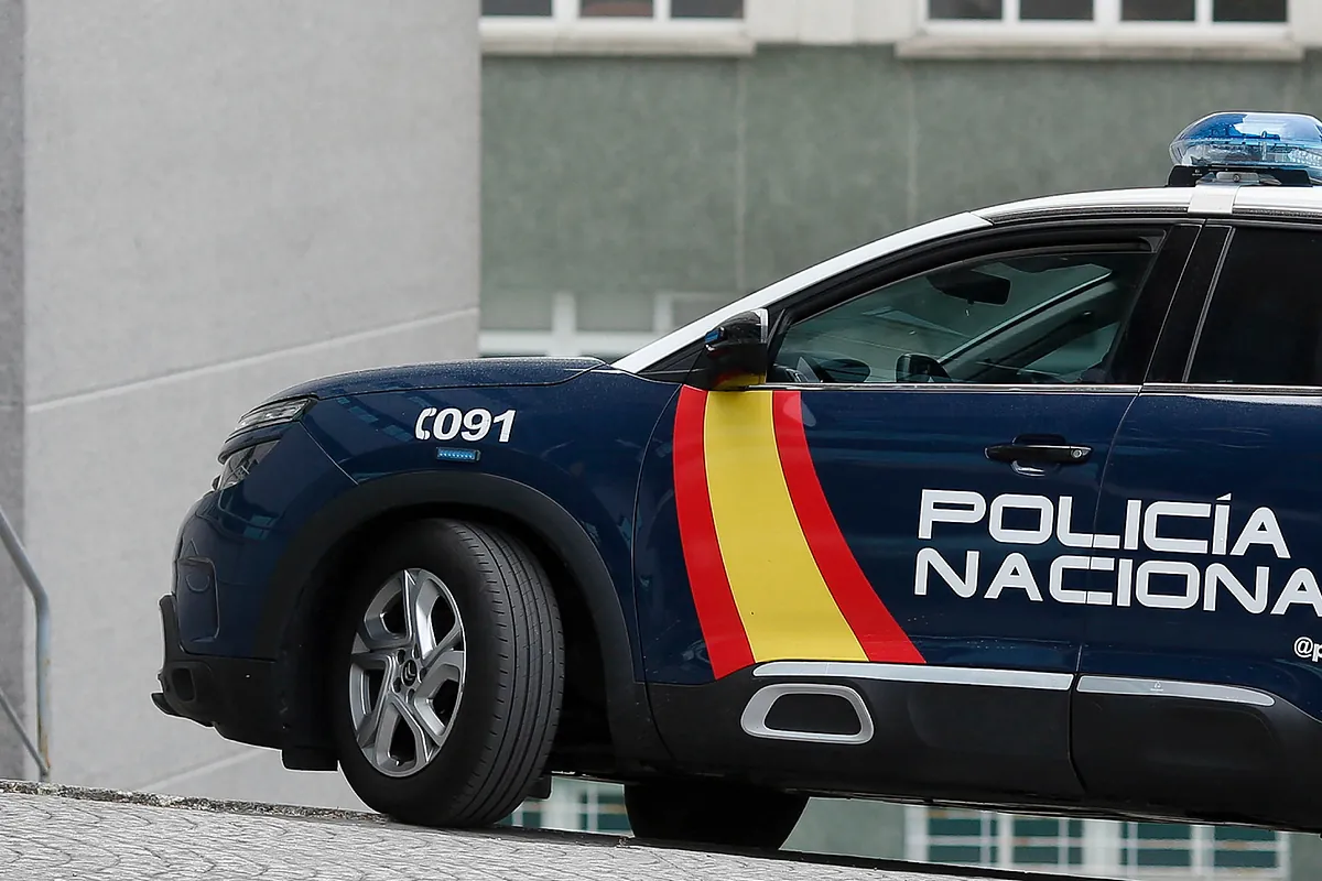 Hallan una bolsa con posibles huesos humanos en el alcantarillado de Valencia