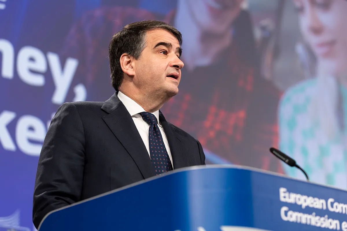 El Gobierno se siente avalado por Bruselas en su uso de los fondos europeos y el pago de pensiones y se reafirma: "Todo es legal"