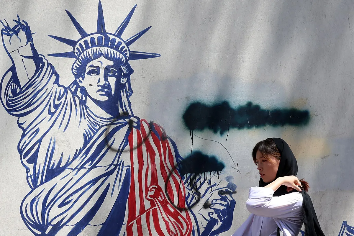 Negociadores de EEUU e Irán inician el segundo día de conversaciones tras un comienzo difícil por la "amenazante declaración" de Trump