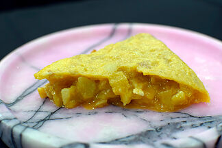 La mejor tortilla de patata de Madrid de 2026 se hace en un restaurante del barrio de las Letras abierto hace solo cuatro meses