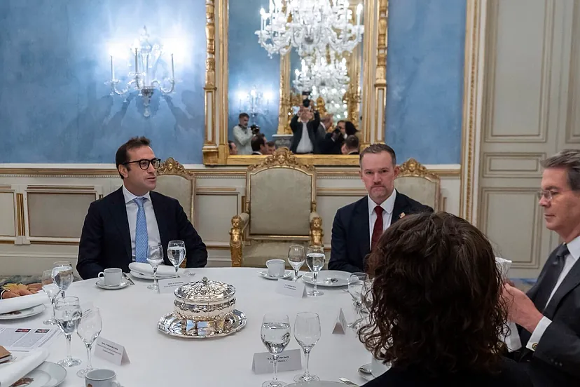 El varapalo de Trump al Gobierno en el G20: EEUU borra también a Carlos  Cuerpo de "la cumbre de ministros para el crecimiento" | Macroeconomía