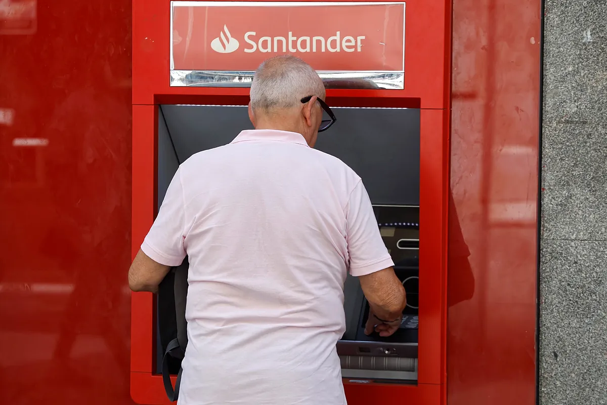 Cuándo se cobran las pensiones en agosto de 2026: estas son las fechas por bancos