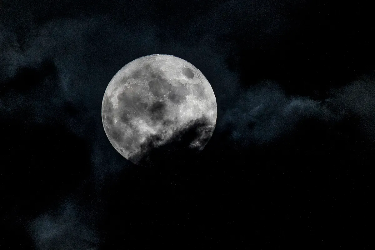 Calendario lunar de abril 2026: las fases de la luna de este mes