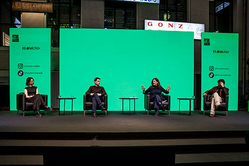 De Rusia a Venezuela, del poder al contrapoder, los j�venes s� quieren hacer pol�tica: "Hay una l�nea delgada cuando de la cr�tica pasas a rendirte"