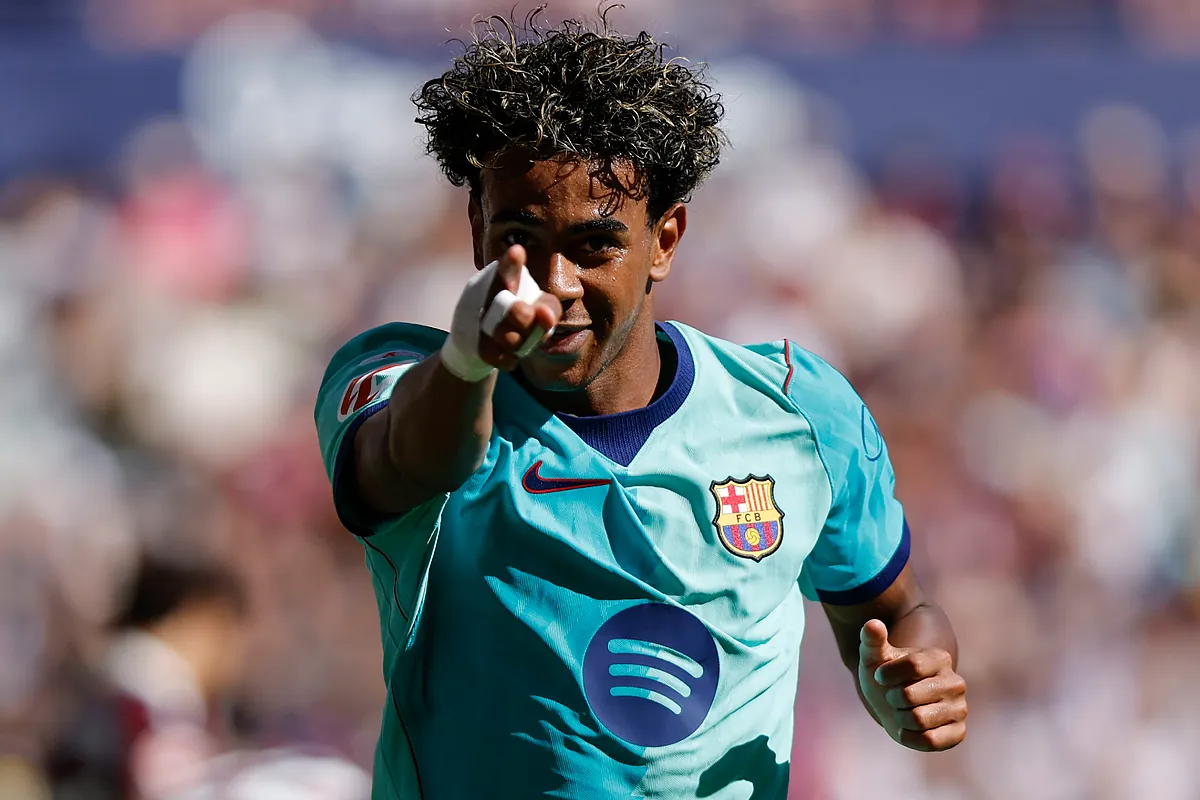 Galatasaray vs. Barcelona: Hansi Flick Prepares an Experienced XI for the "Terrifying" Ali Sami Yen Atmosphere in the Champio