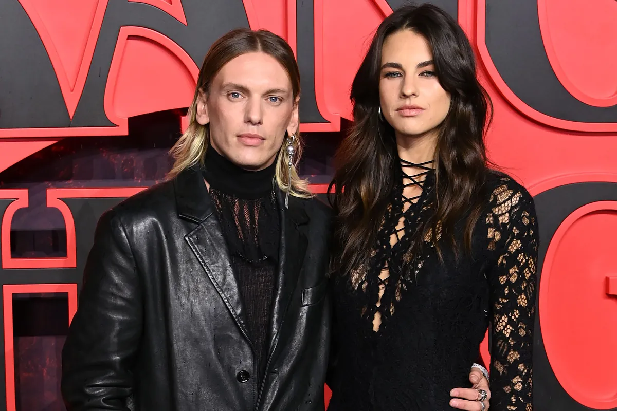 Jamie Campbell Bower, Vecna de Stranger Things, y Elena Taber: la historia de amor de la que todos hablan