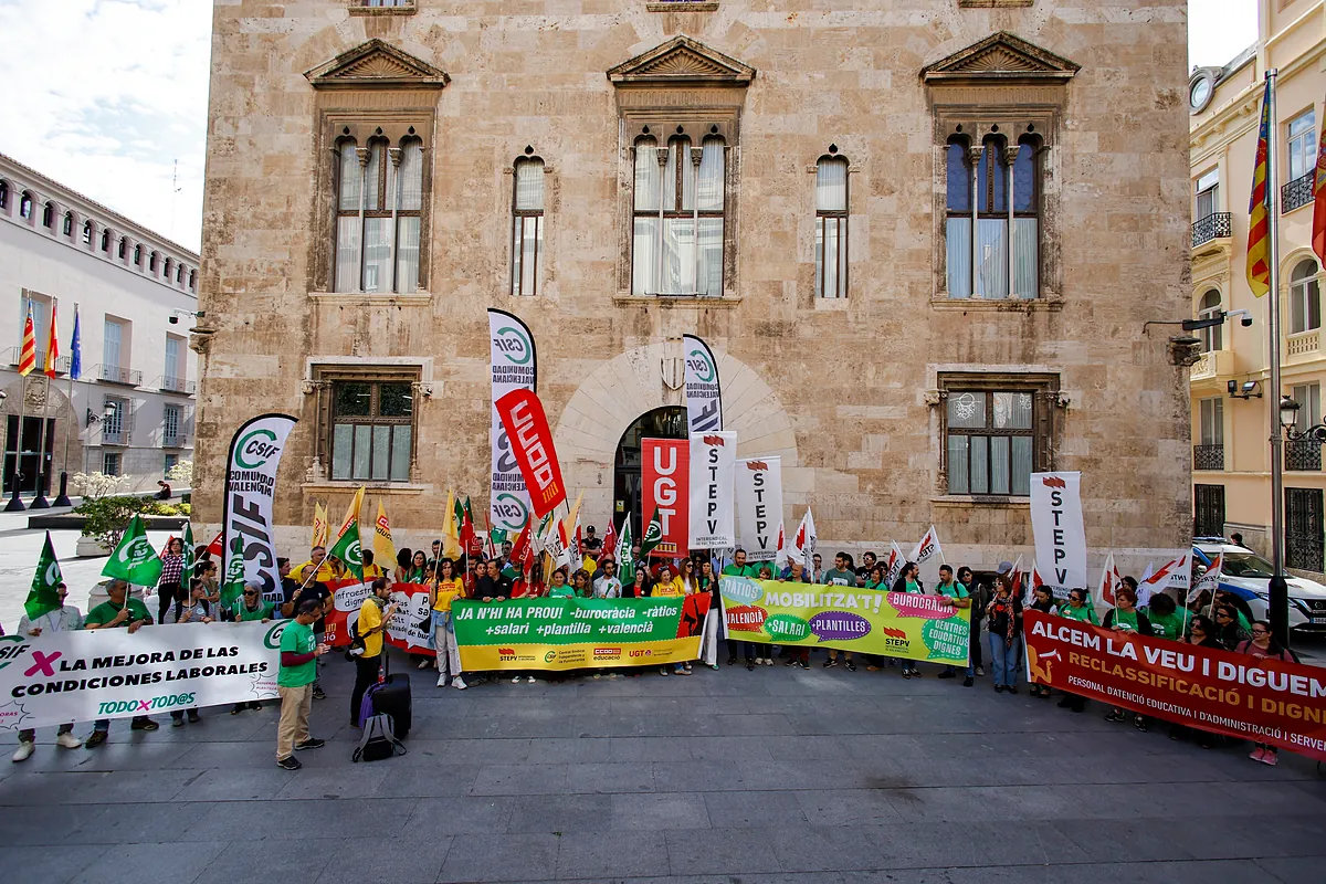 El Gobierno de Pérez Llorca se enfrenta a una gran huelga indefinida en Educación que paraliza el final del curso
