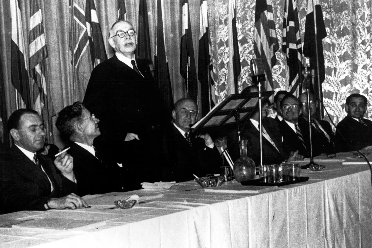 J.M. Keynes: el economista del Estado del bienestar tuvo más de 200 amantes hombres y ya hacía cruising en los años 20