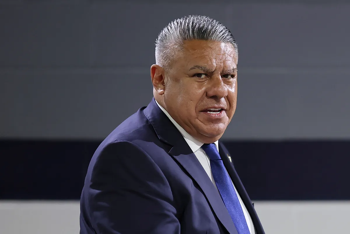 Chiqui Tapia: el presidente de la Asociación de Fútbol Argentino investigado por corrupción que se codea con Messi y Trump