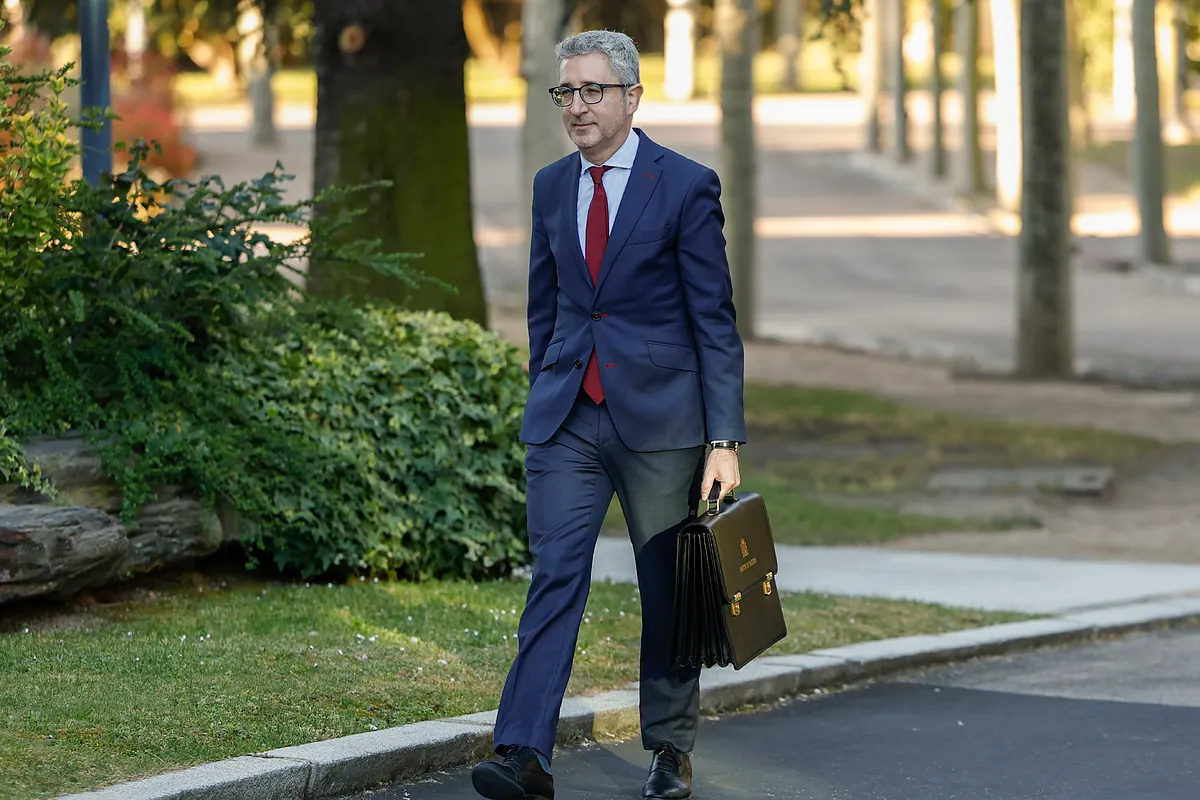 La recaudación se disparó un 10,4% en 2025 y el déficit cerró en el 2,2% del PIB, un agujero de 36.780 millones de euros