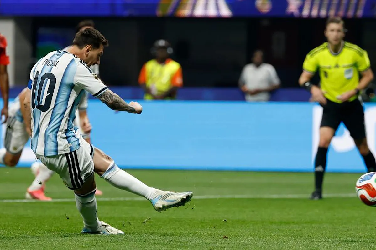 El penalti que Messi ha fallado justo antes de la remontada de Argentina en el 3-2 contra Egipto