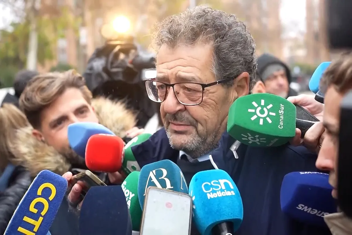 Padre de víctima en Adamuz: "Se levantó a la cafetería, han muerto tres de sus compañeros"