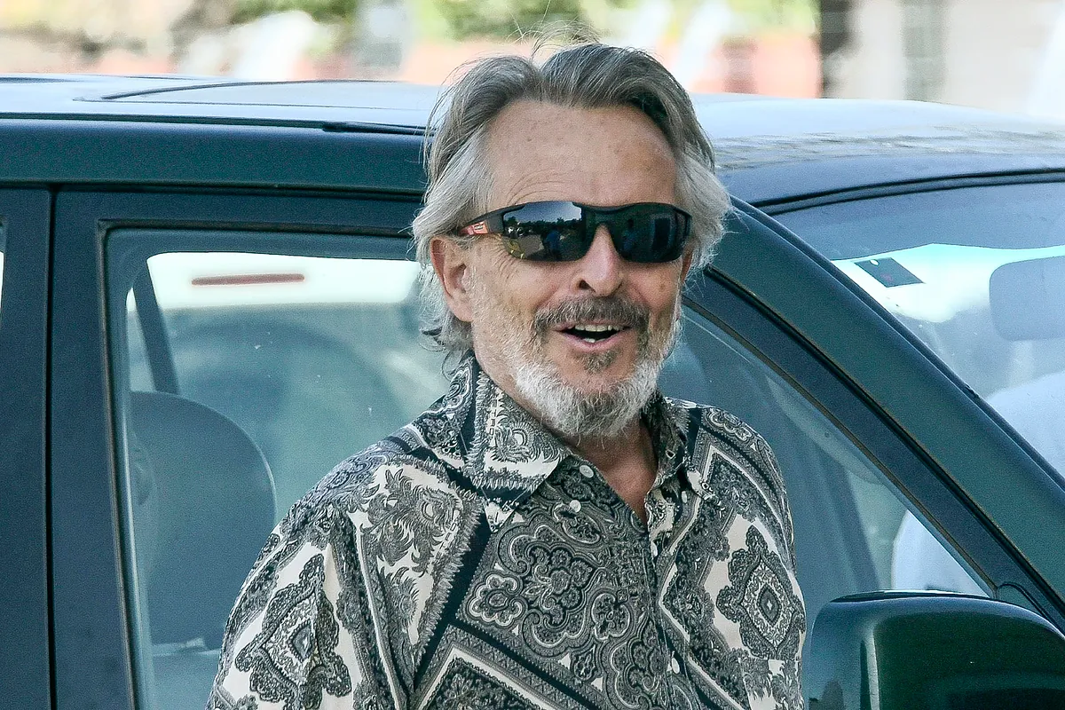 Miguel Bosé vuelve a casa (o casi): fija su residencia en Andorra