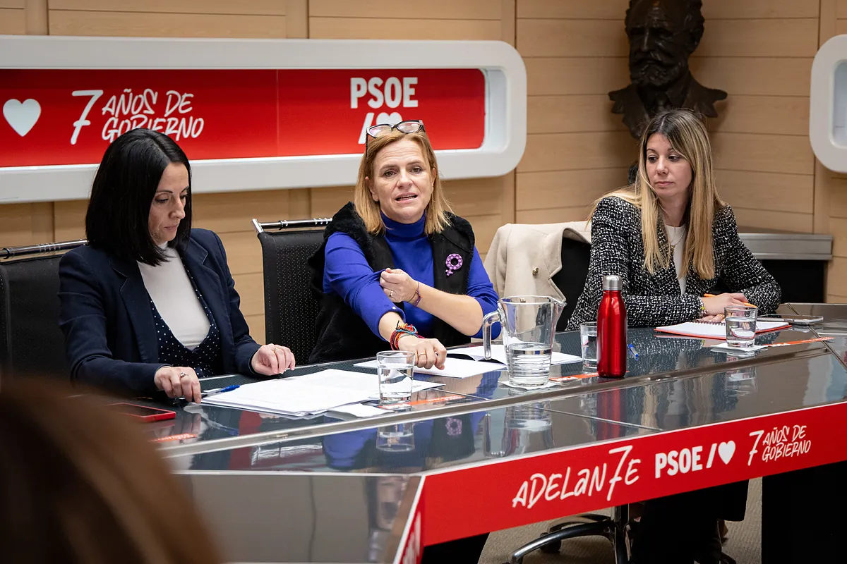 Ferraz logra calmar a las responsables de Igualdad del PSOE que pedían llevar el  caso Salazar  a la Fiscalía:  Lo importante es que se va acompañar a las víctimas 
