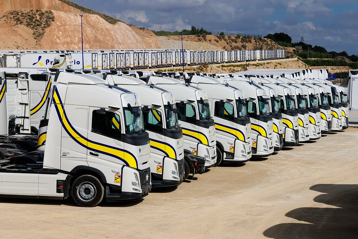 Los camioneros advierten de un aumento del precio del transporte de mercancías por la escalada del crudo