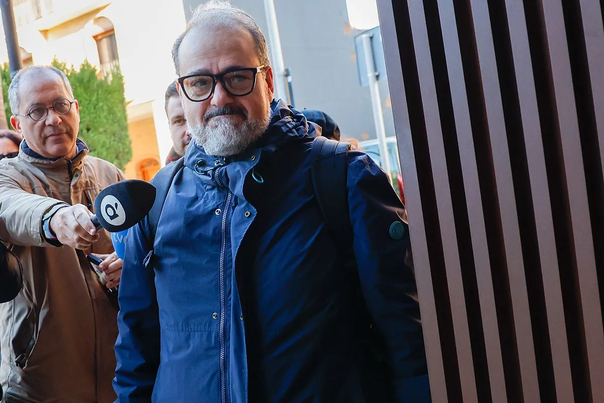 El asesor político de Mazón contradice a los escoltas y dice que trabajaron en el Palau 25 minutos antes de ir al Cecopi