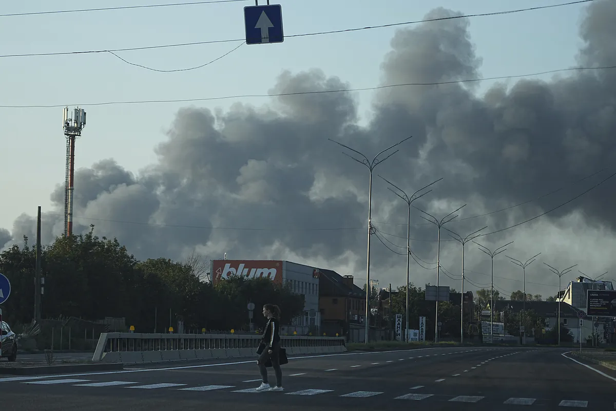 Guerra Ucrania-Rusia, última hora en directo | Rusia lanza más de 800 drones y misiles contra Ucrania y ataca por primera vez un edificio gubernamental en Kiev
