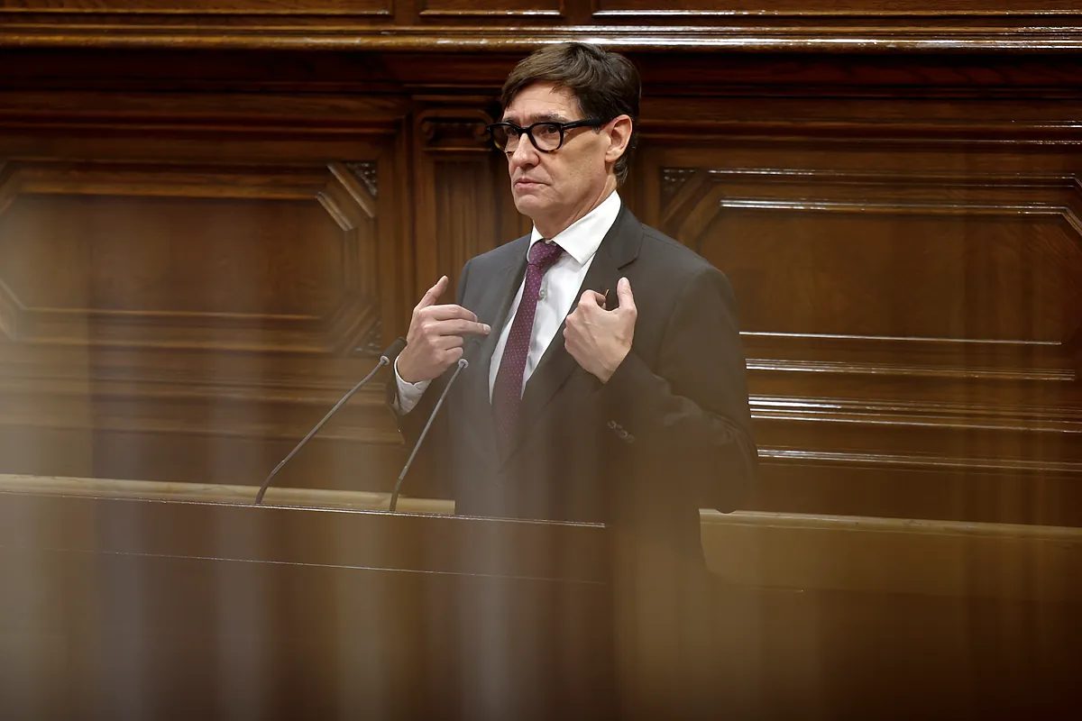 Illa ignora los escándalos del PSOE y saca pecho: "Miraros al espejo con la cabeza alta, con confianza y deciros a vosotros mismos: 'Soy socialista'"