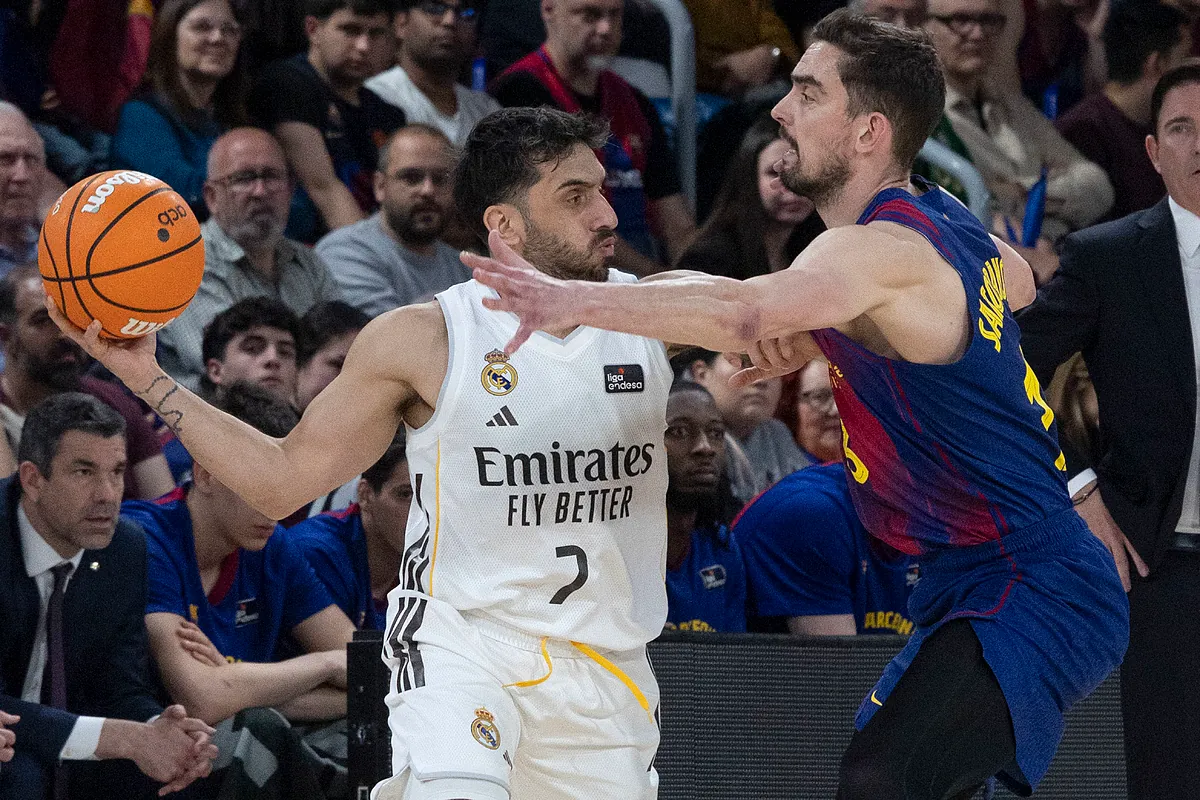El Real Madrid se desata en el segundo cuarto y desmorona al Barça en el 'Clásico' de la ACB