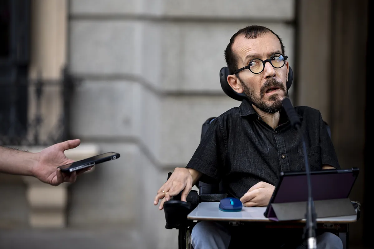 El juez procesa a Pablo Echenique por un presunto delito de odio tras  publicar un tuit sobre sacerdotes y agresiones sexuales | España