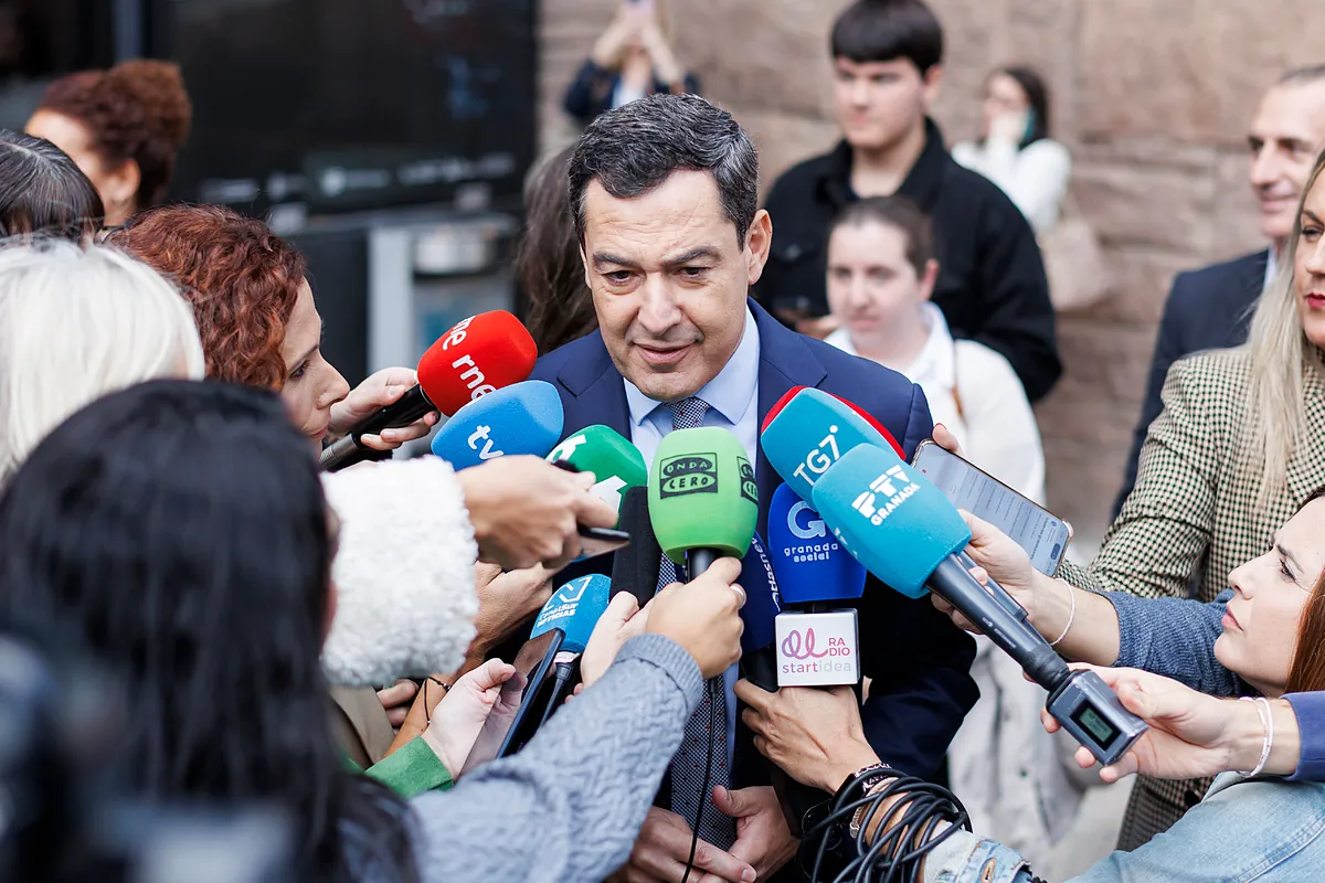 Juanma Moreno exige la revisión integral del trazado ferroviario: El AVE que une Madrid y Andalucía ha dejado de ser un medio de transporte seguro