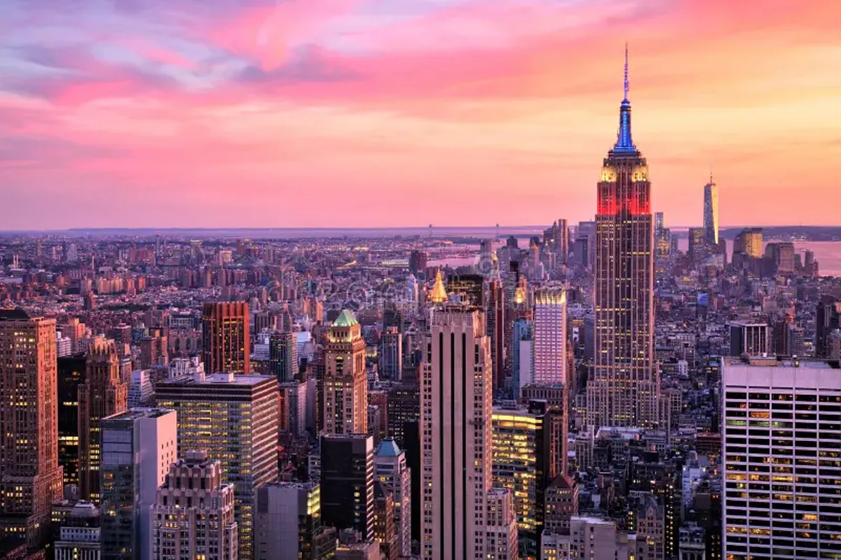 Desde Nueva York, que desbanca a San Francisco como 'verdadera' capital de Silicon Valley, hasta el Canal de Panamá que se suma al Estrecho de Ormuz para liar la economía mundial