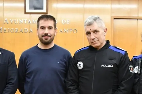 El jefe de la Policía de Mejorada ordenó a la única patrulla del municipio un control de accesos al edificio donde estaba okupado el piso de la suegra del alcalde
