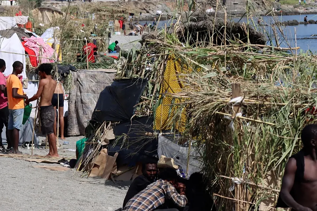 El PP pide declarar la emergencia sanitaria en Ceuta tras la "invasión" de inmigrantes: "El hospital está colapsado"