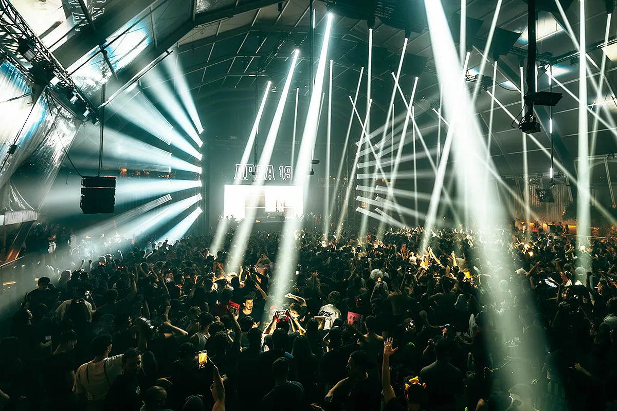 Fiestón en Fabrik, concierto de Año Nuevo, las primeras cabalgatas en los barrios y un viaje en tren muy especial, entre los planes de la semana