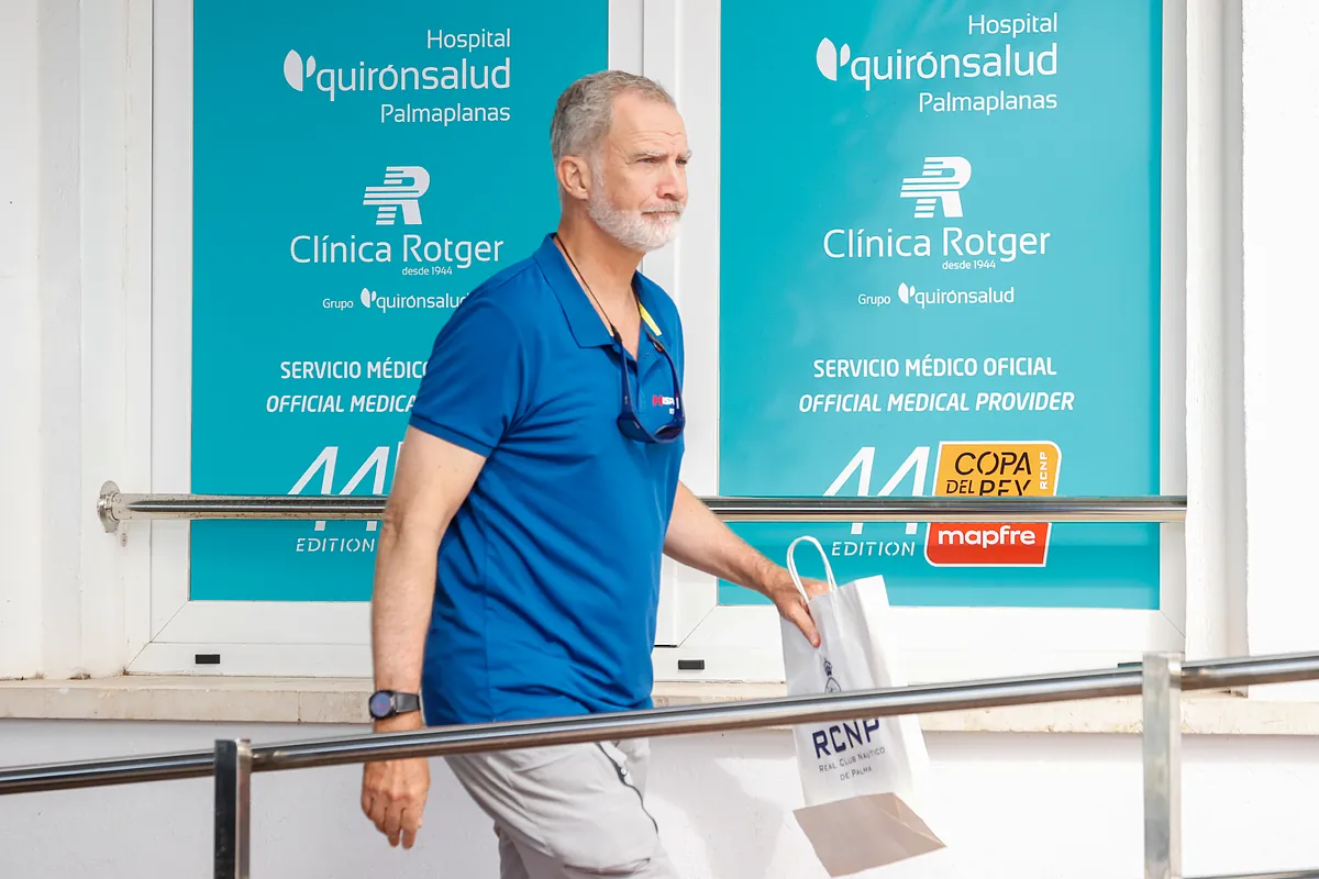 El detalle con firma y dedicatoria con el que Felipe VI ha llegado al Náutico de Palma: ¿qué era y quién su destinatario?