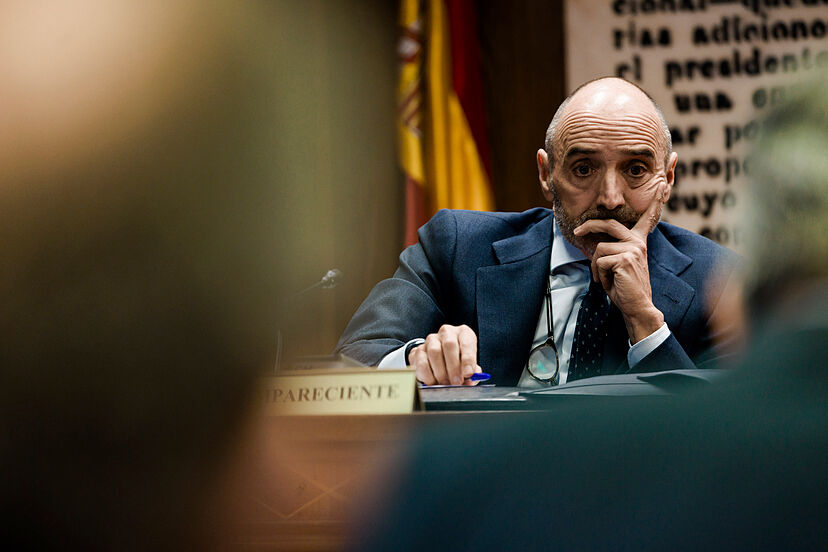 El testaferro de Zapatero tenía en su casa 286.000 euros escondidos en una bolsa de golf, el baño y radiadores de la calefacción | España